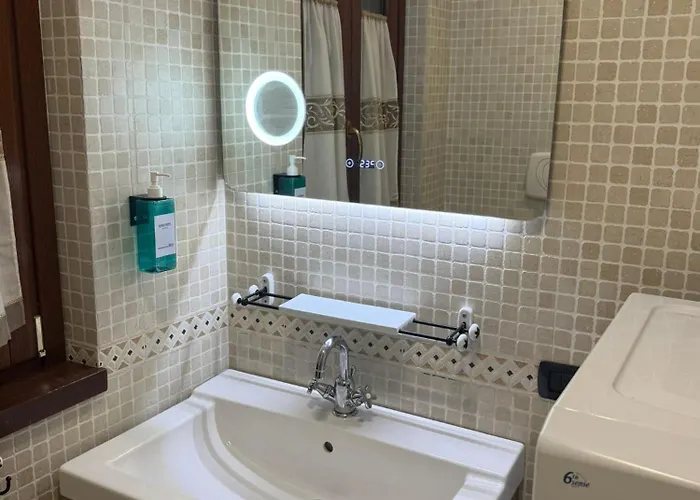 Casetta Romana Ampia Con Giardino & Parcheggio Tranquilla Zona Borghesiana Metro C Casa de férias Roma