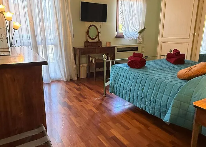 Casa de férias Casetta Romana Ampia Con Giardino & Parcheggio Tranquilla Zona Borghesiana Metro C *