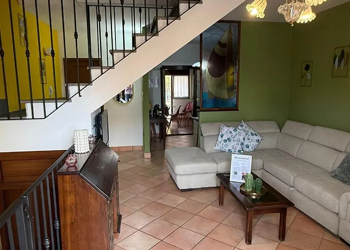 Casa de férias Casetta Romana Ampia Con Giardino & Parcheggio Tranquilla Zona Borghesiana Metro C Roma
