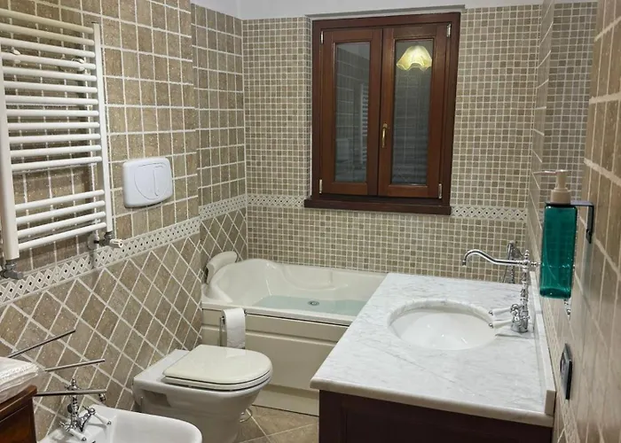 Casetta Romana Ampia Con Giardino & Parcheggio Tranquilla Zona Borghesiana Metro C Casa de férias *