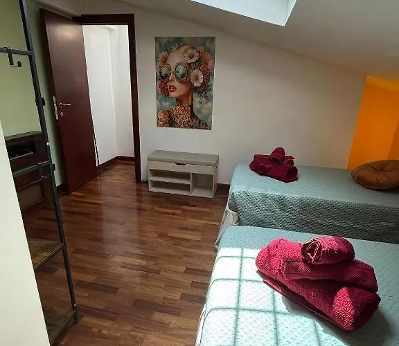 Casetta Romana Ampia Con Giardino & Parcheggio Tranquilla Zona Borghesiana Metro C Roma