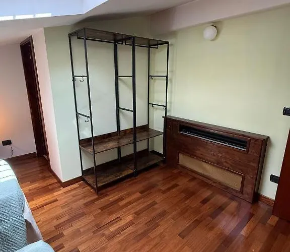 Casa de férias Casetta Romana Ampia Con Giardino & Parcheggio Tranquilla Zona Borghesiana Metro C Roma