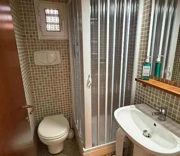 Casa de férias Casetta Romana Ampia Con Giardino & Parcheggio Tranquilla Zona Borghesiana Metro C